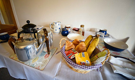 Storr Glass Studio produce products created and produced by Isle of Skye Glass 