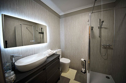 Storr Glass Studio produce products created and produced by Isle of Skye Glass 